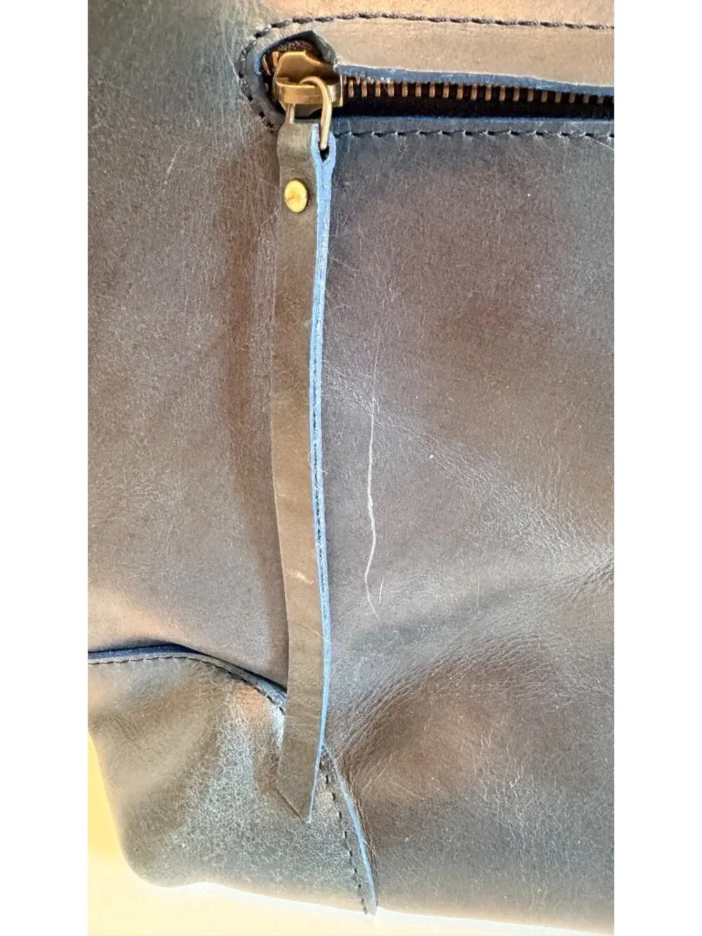 Unbranded leather tote